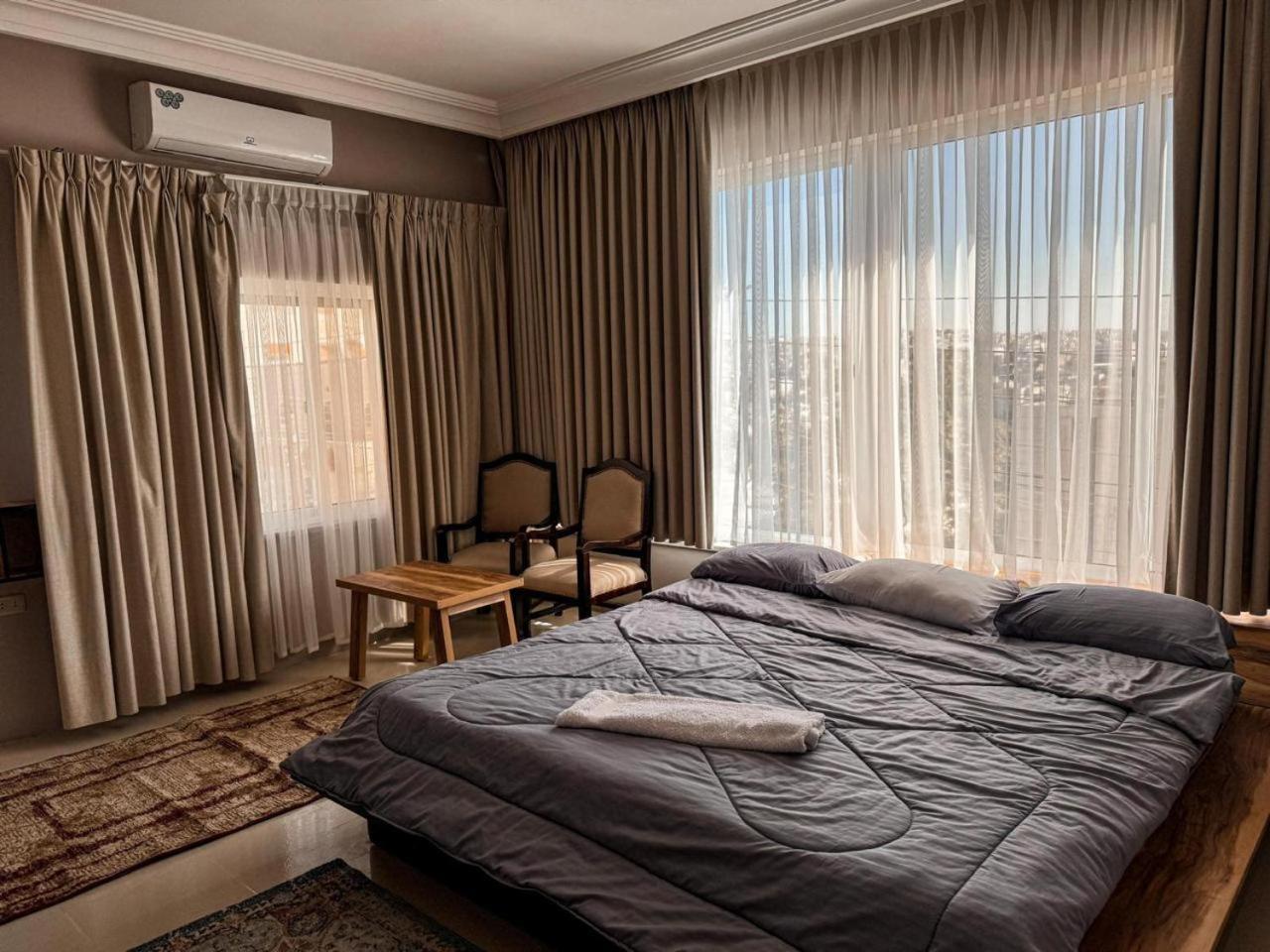 Beit Ahlan Hotel Amman Bagian luar foto