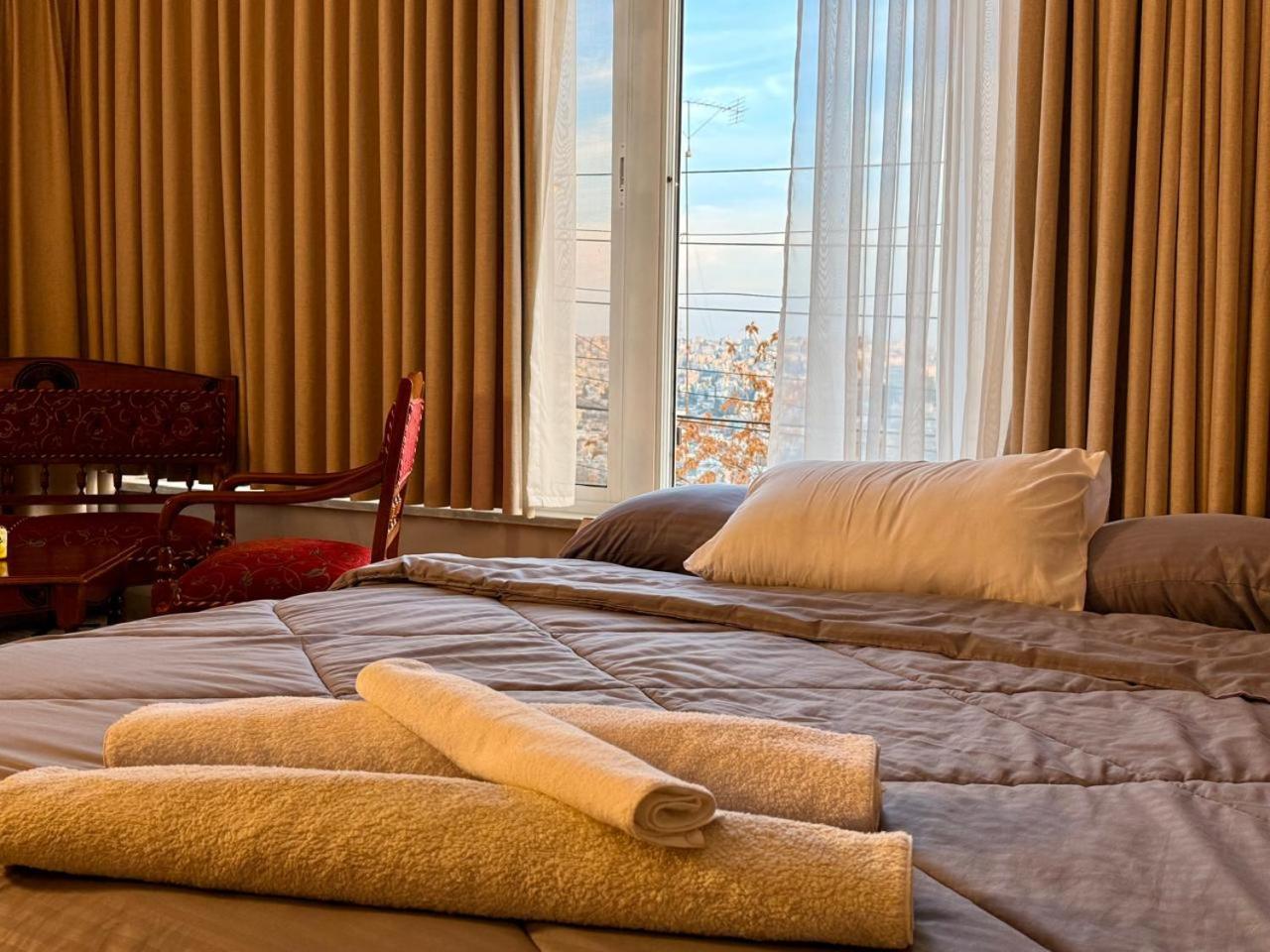 Beit Ahlan Hotel Amman Bagian luar foto