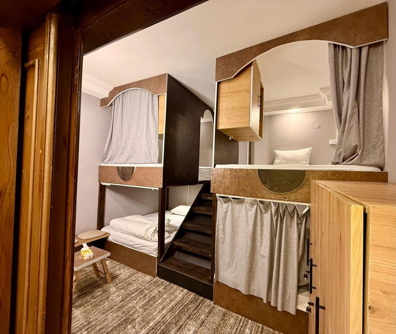 Beit Ahlan Hotel Amman Bagian luar foto