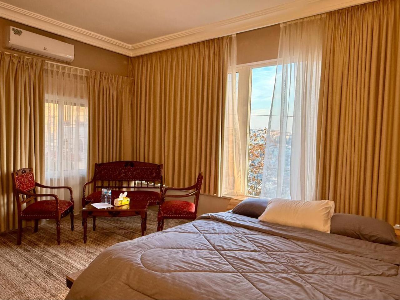 Beit Ahlan Hotel Amman Bagian luar foto