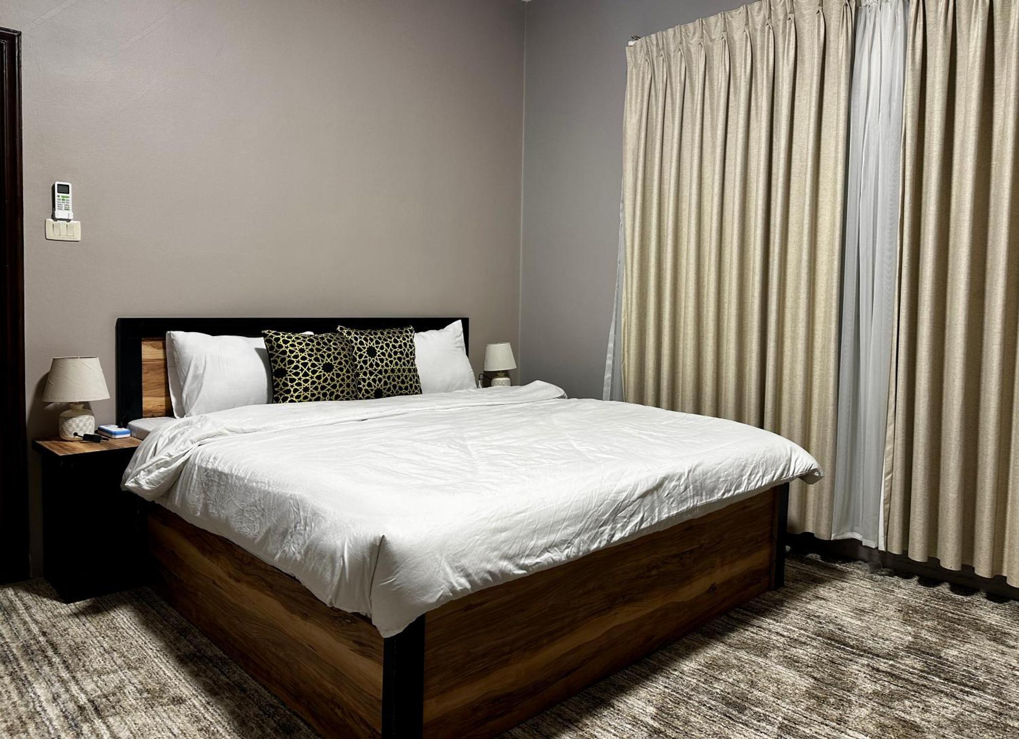 Beit Ahlan Hotel Amman Bagian luar foto