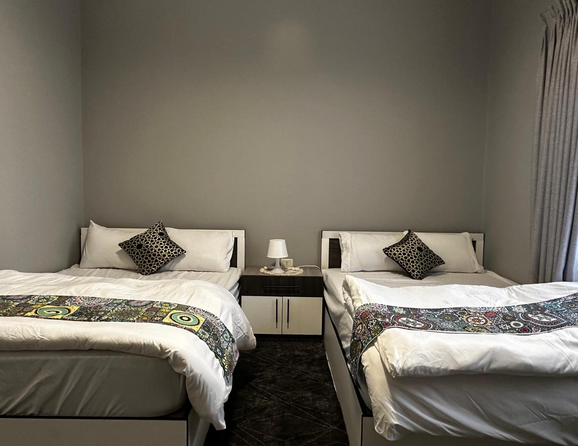 Beit Ahlan Hotel Amman Bagian luar foto