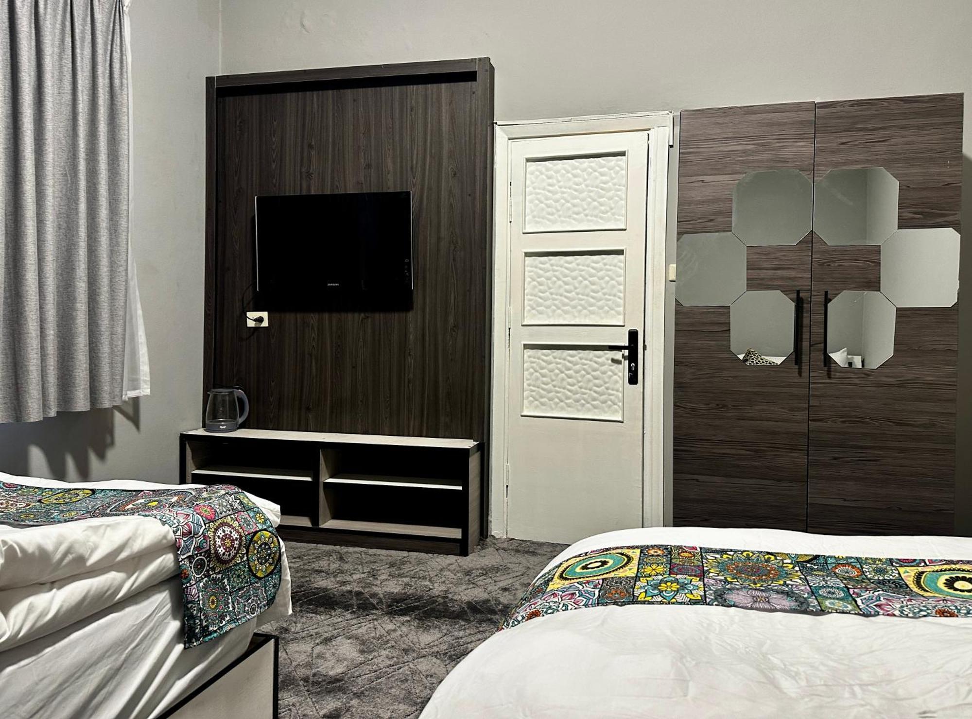 Beit Ahlan Hotel Amman Bagian luar foto