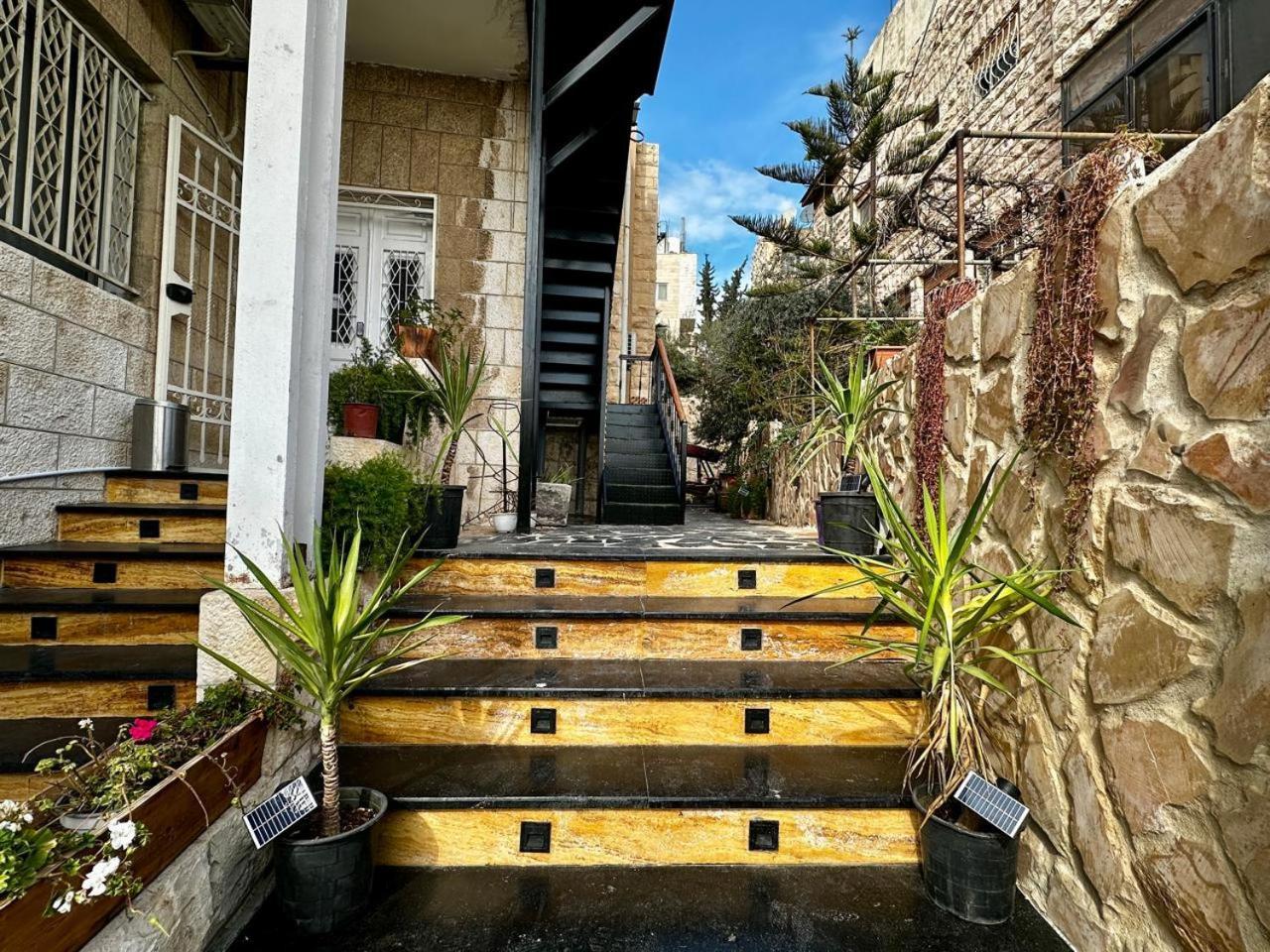 Beit Ahlan Hotel Amman Bagian luar foto