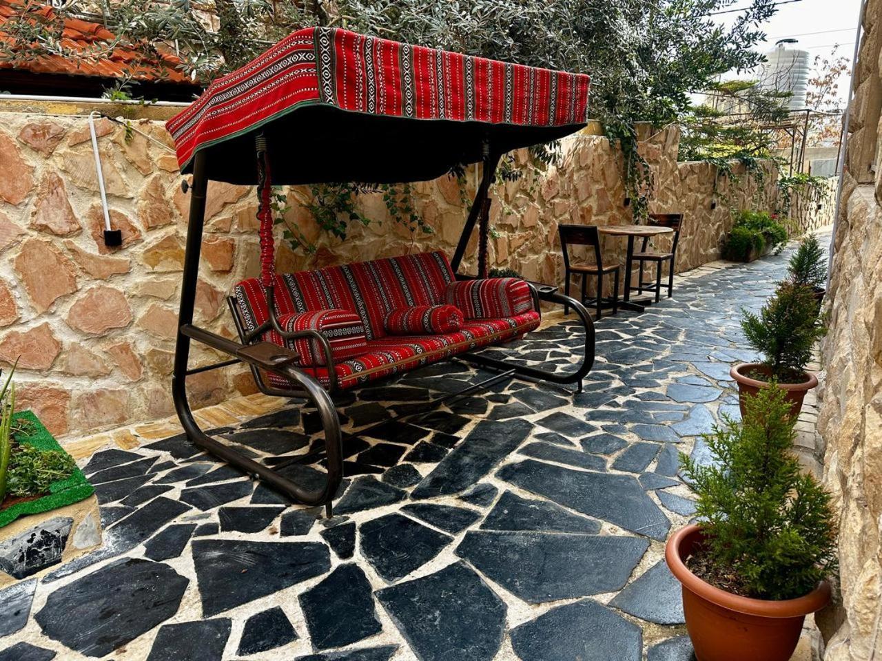 Beit Ahlan Hotel Amman Bagian luar foto
