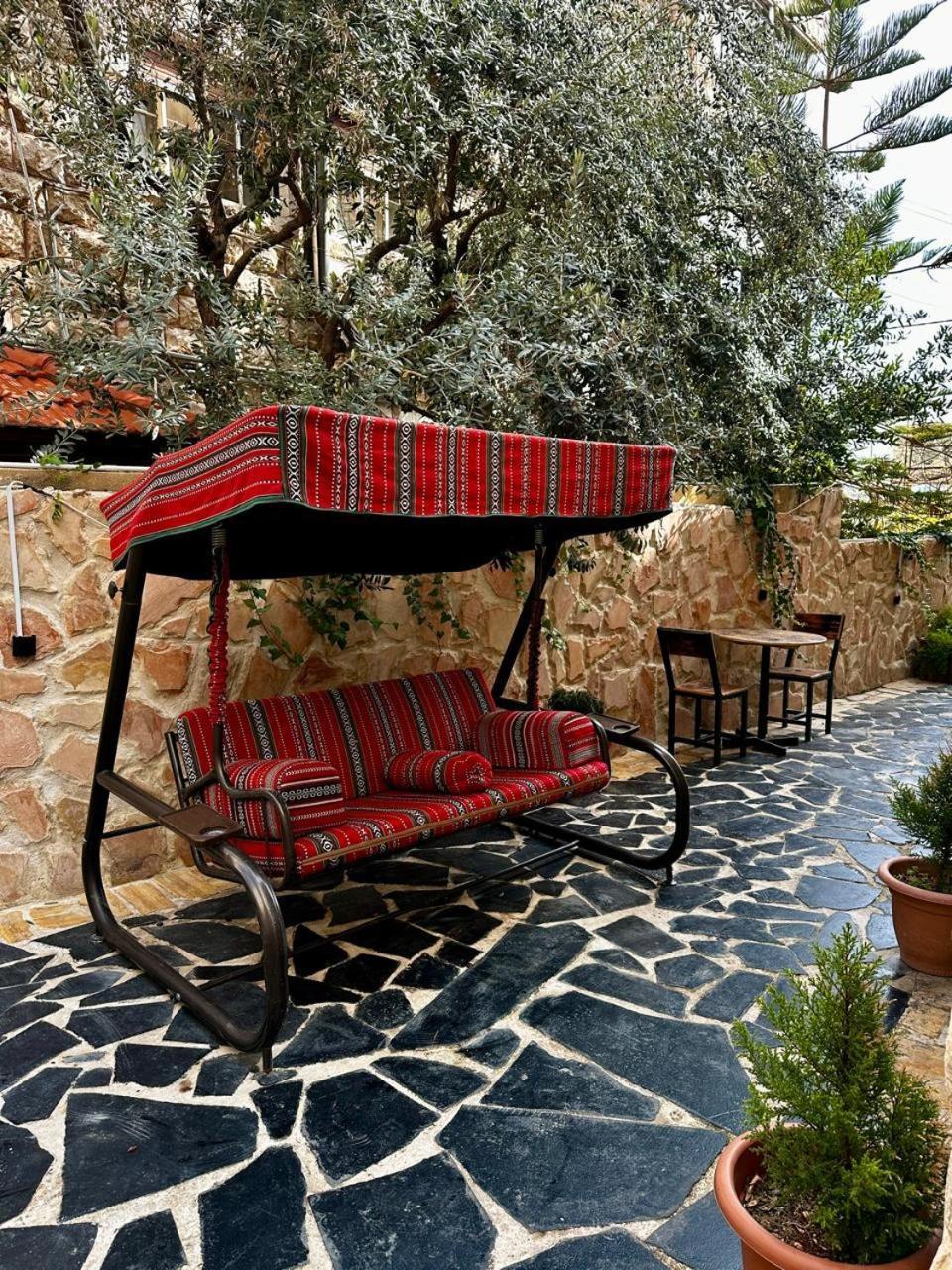 Beit Ahlan Hotel Amman Bagian luar foto